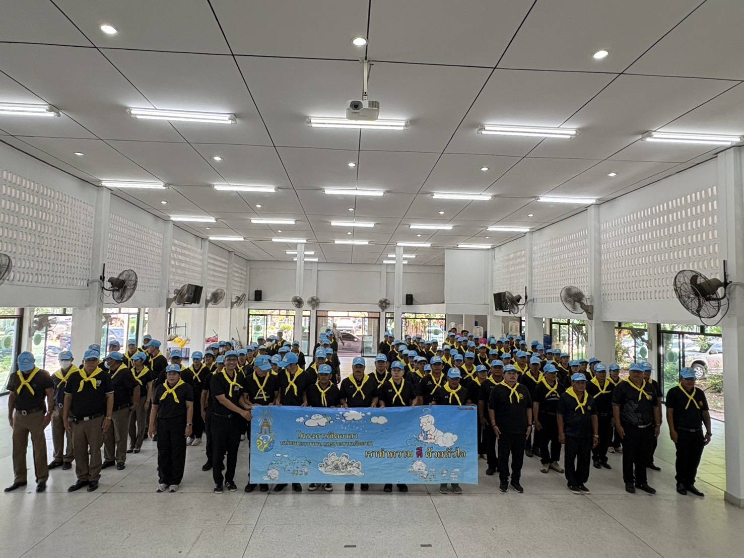 สพอ.จอมบึง : ร่วมกิจกรรมจิตอาสาพัฒนาปรับภูมิทัศน์ เนื่องในโอกาสพระราชพิธีมหามงคลเฉลิมพระชนพรรษา 4 รอบ สมเด็จพระนางเจ้าฯ พระบรมราชินี 3 มิถุนายน 2569