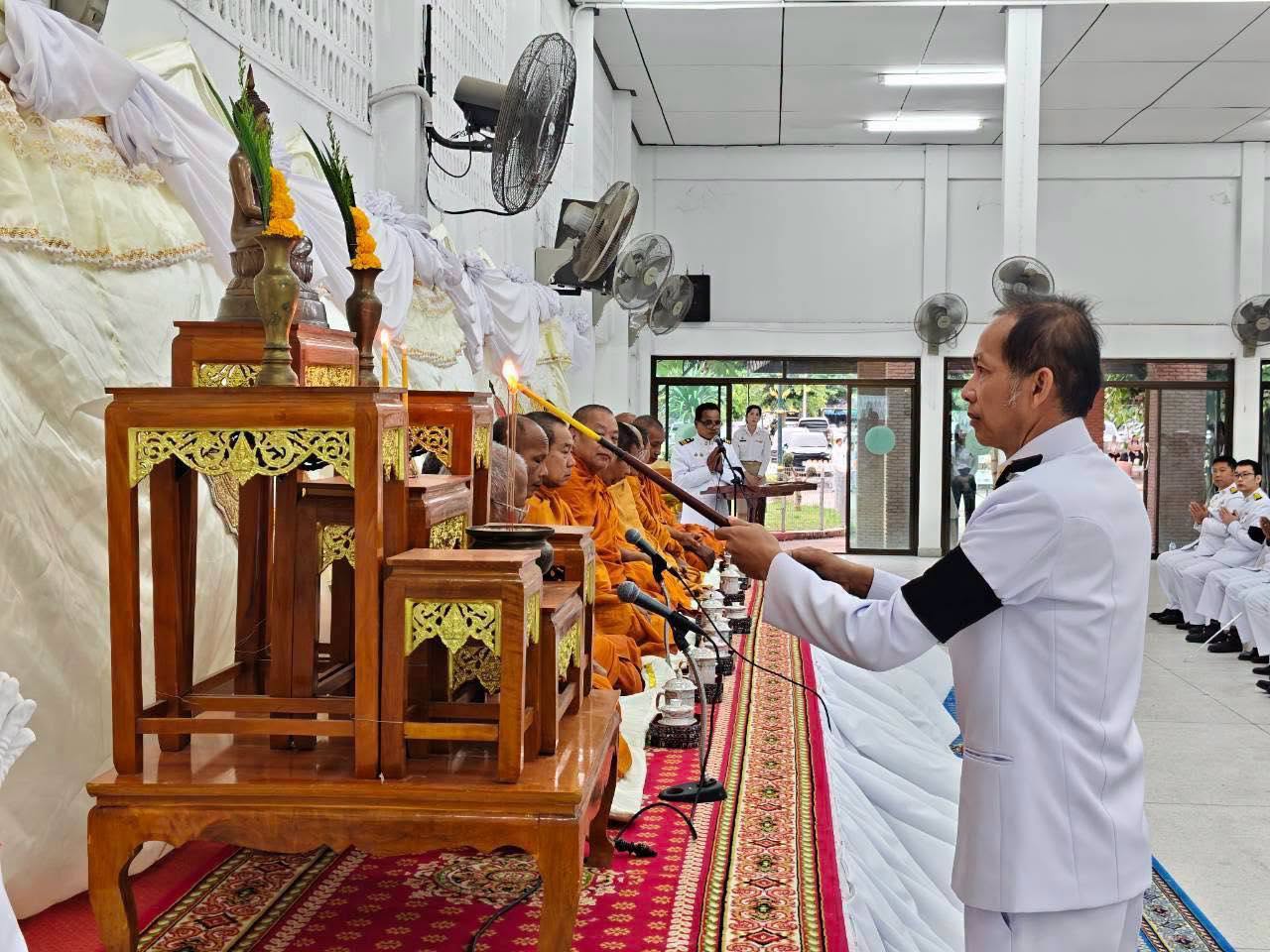 สพอ.จอมบึง : ร่วมพิธีทำบุญตักบาตรถวายเป็นพระราชกุศล เนื่องในโอกาสวันเฉลิมพระชนมพรรษา 28 กรกฎาคม 2569