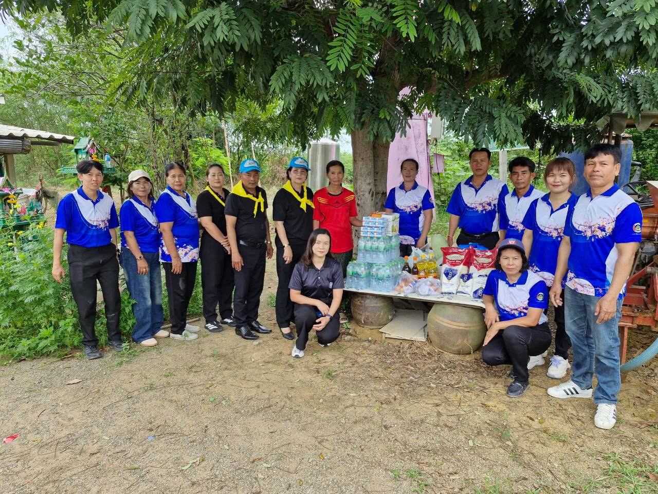 สำนักงานพัฒนาชุมชนอำเภอจอมบึง ร่วมกับผู้นำ อช.อำเภอจอมบึง จัดกิจกิจกรรม "ผู้นำ อช. แบ่งปันรัก"