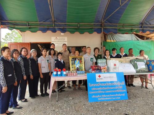 สพอ.จอมบึง : ร่วมมอบบ้านตามโครงการสร้างและซ่อมแซมบ้านผู้ยากไร้ เฉลิมพระเกียรติสมเด็จพระนางเจ้าสิริกิติ์ พระบรมราชินีนาถ พระบรมราชชนนีพันปีหลวง