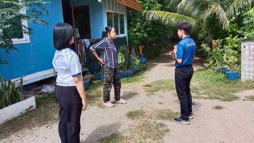 พช.จอมบึง : ติดตามผู้ผลิตผู้ประกอบการ OTOP และประชาสัมพันธ์โครงการ "คนละครึ่งพลัส"